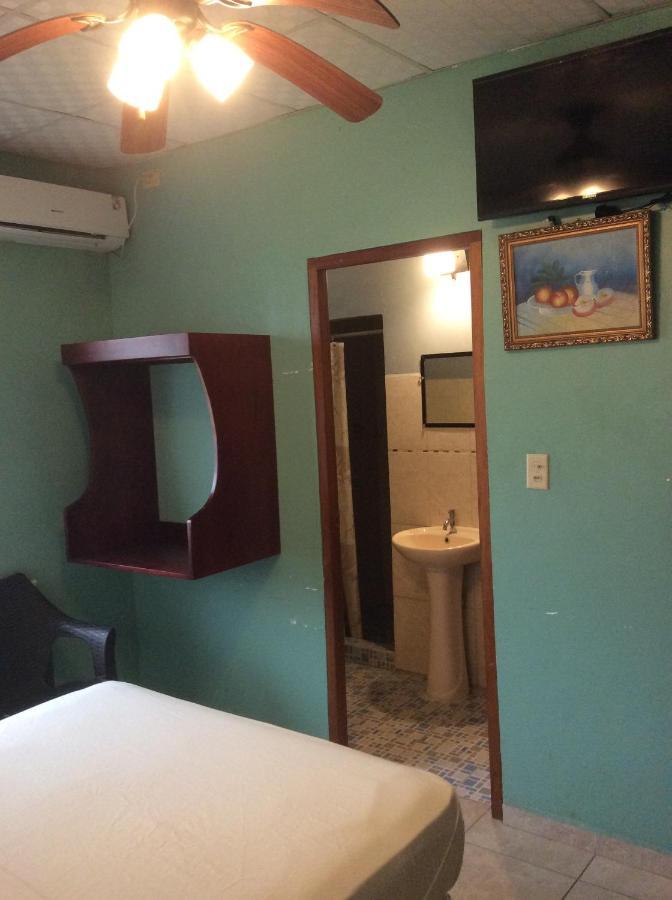 Hostel Guayacan Puerto Armuelles Екстериор снимка